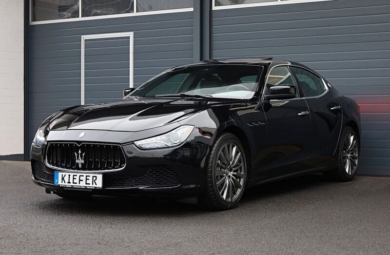 Nero ribelle mica Gebraucht 2017 Maserati Ghibli Coupé | 28.750 € (Superpreis) - Bild 1/4