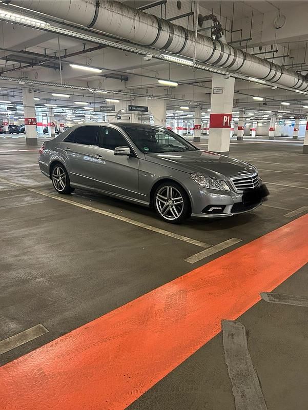 Gebraucht Mercedes E250 AMG 204 PS (150 kW) 2009 Grau Limousine
