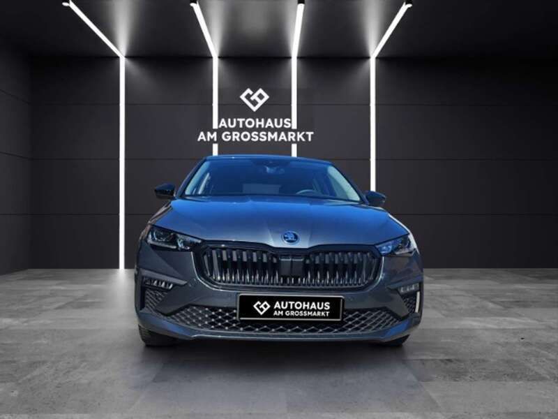 Grau Gebraucht 2024 Skoda Scala Drive Kleinwagen | 24.490 € (Etwas zu teuer) - Bild 1/4