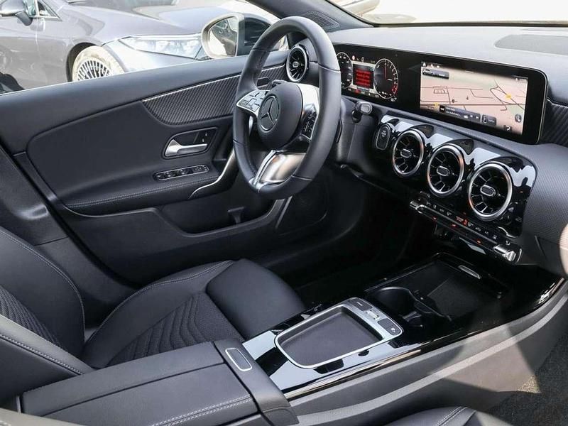 Gebraucht Mercedes A250 Progressive 218 PS (160 kW) 2025 Schwarz metalliclack kosmossch Limousine