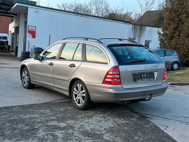 Gebraucht Mercedes C180 142 PS (104 kW) 2004 Grau Kombi