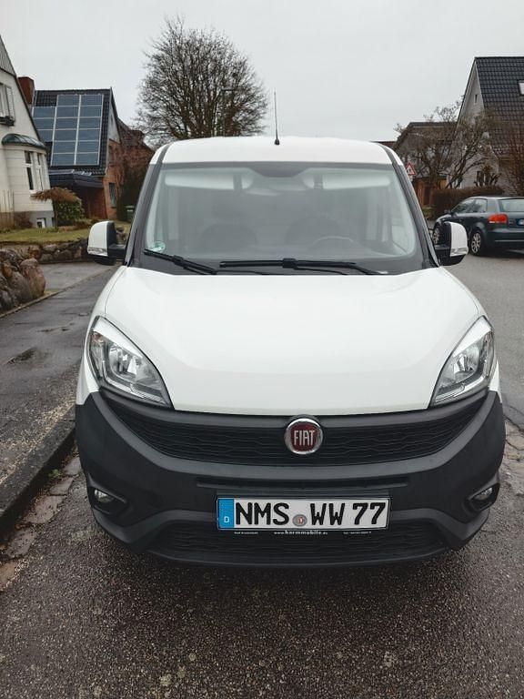 Gebraucht Fiat Doblò 101 PS (74 kW) 2015 Weiß Van / Kleinbus