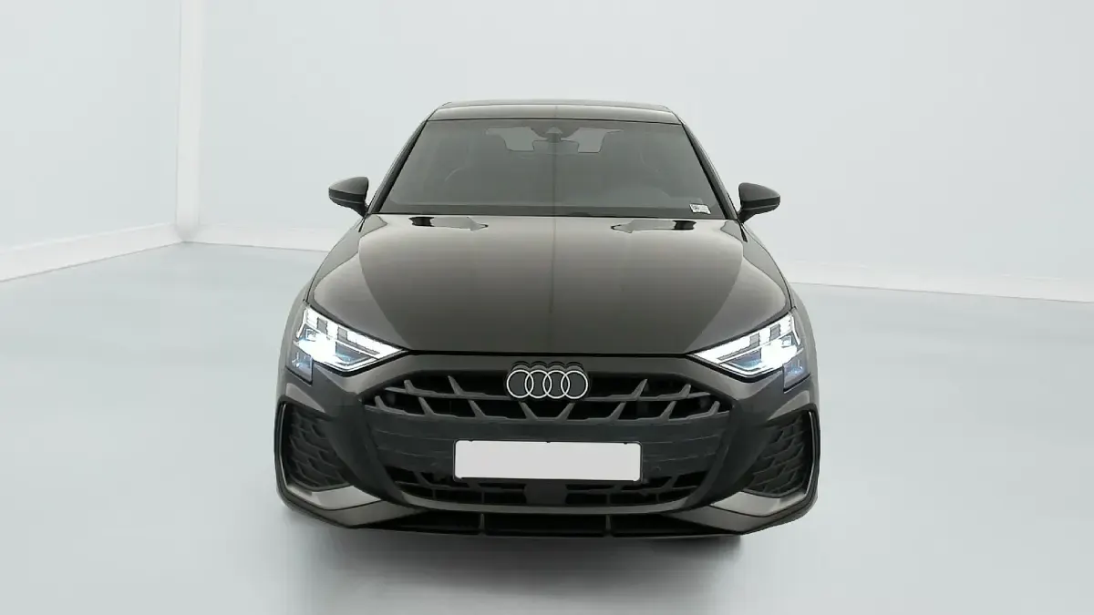 Gebraucht Audi A3 S-Line 150 PS (110 kW) 2025 Schwarz (noir mythe) Limousine