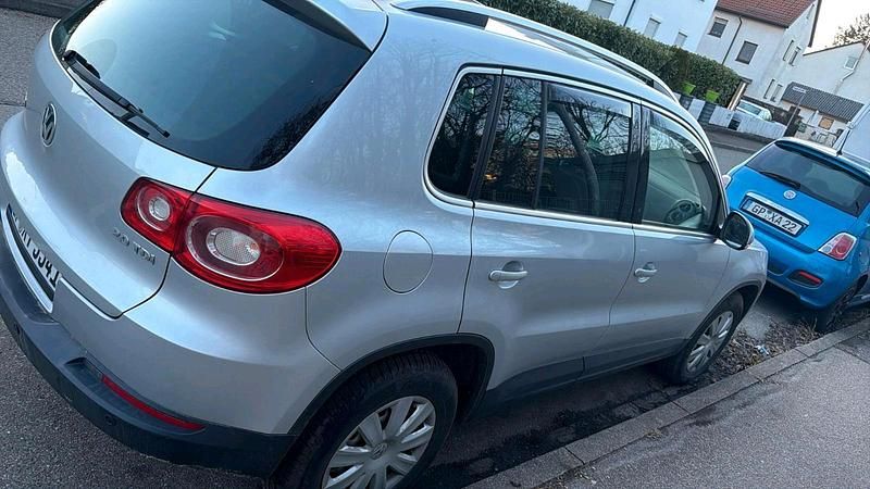 Gebraucht VW Tiguan 140 PS (102 kW) 2011 Silber SUV
