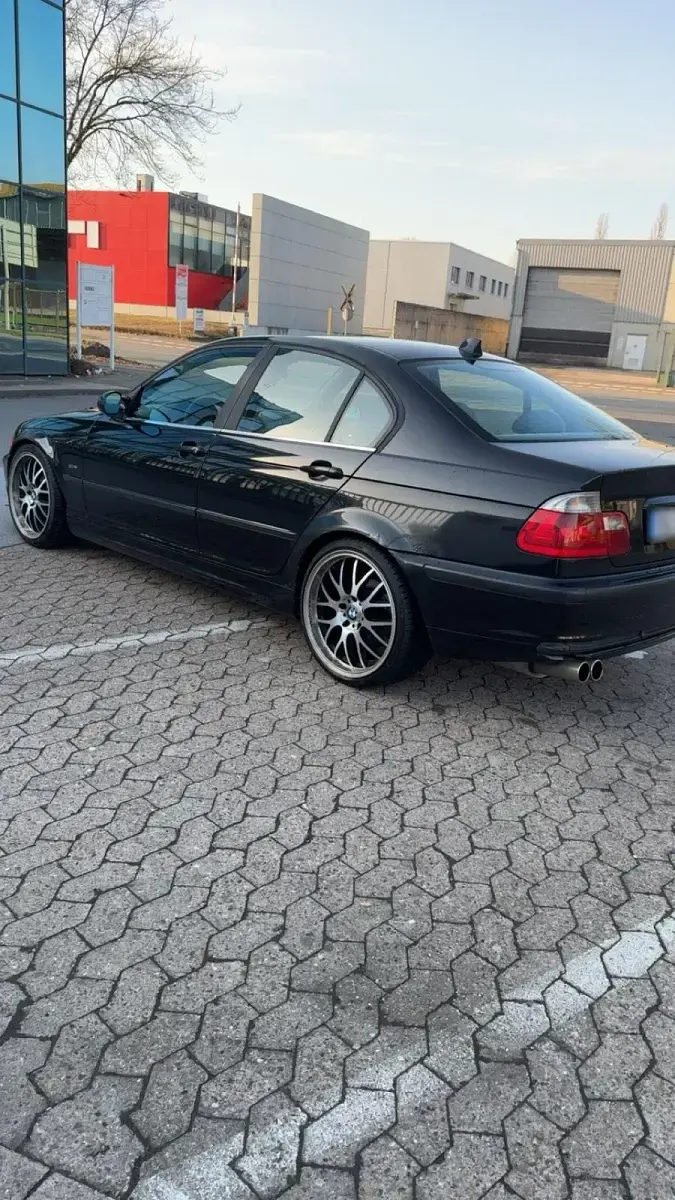 Gebraucht BMW 323 170 PS (125 kW) 1999 Schwarz Limousine