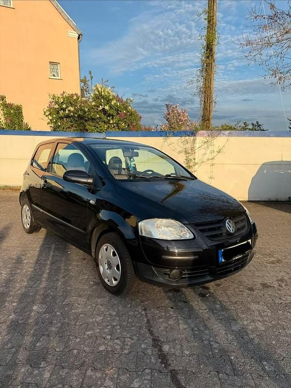 Second-hand VW Fox 54 CP (39 kW) 2007 Negru Hatchback