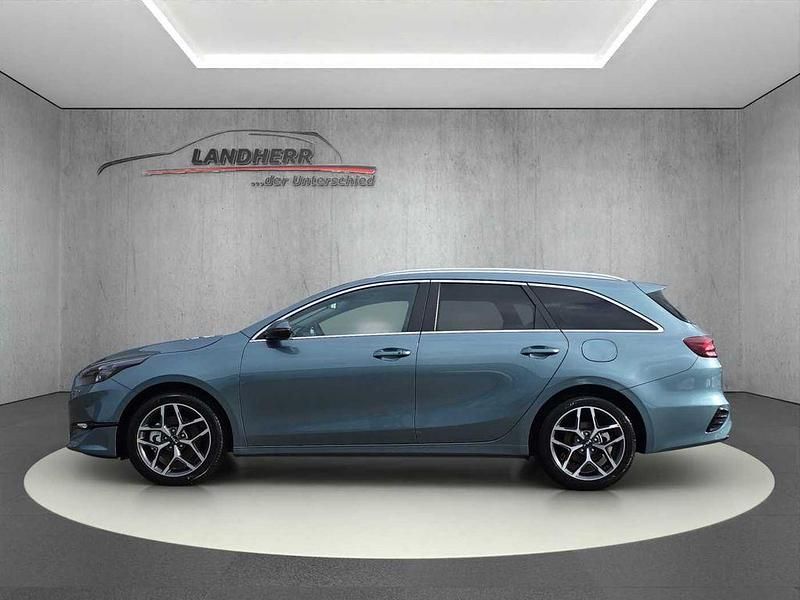 Neu Kia Ceed Sportswagon Gold 140 PS (102 kW) 2026 Grau Kombi