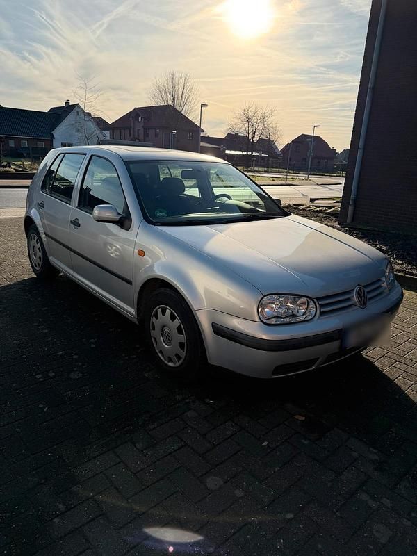 Gebraucht VW Golf IV 75 PS (55 kW) 1998 Silber Kleinwagen