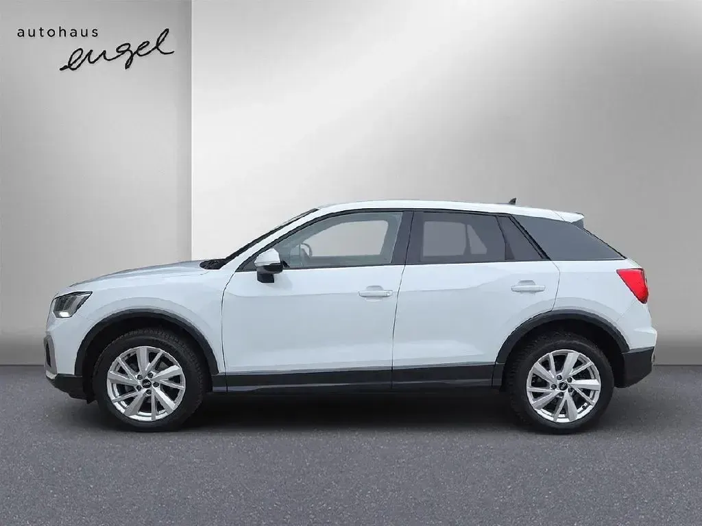 Gebraucht Audi Q2 Comfort 150 PS (110 kW) 2025 Gletscherweiß metallic SUV