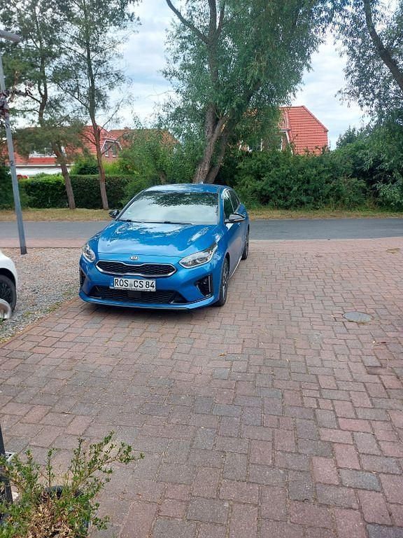 Blau Gebraucht 2019 Kia ProCeed GT-Line Kleinwagen | 13.200 € (Superpreis) - Bild 1/4