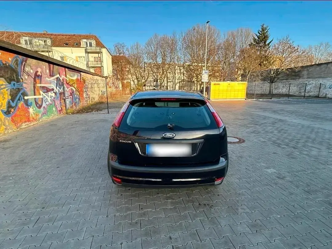 Gebraucht Ford Focus 80 PS (58 kW) 2005 Blau Kleinwagen