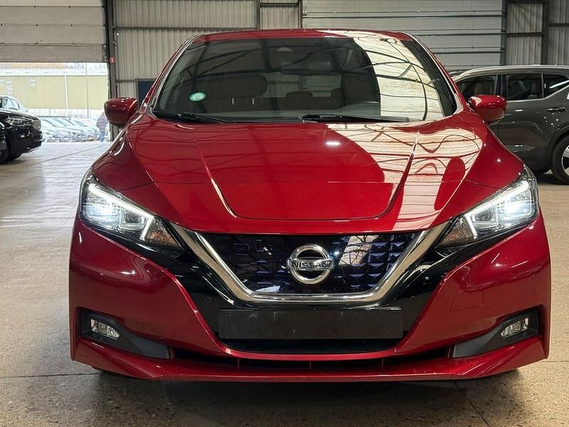 Gebraucht Nissan Leaf 110 kW (150 PS) 2019 Rot Kleinwagen
