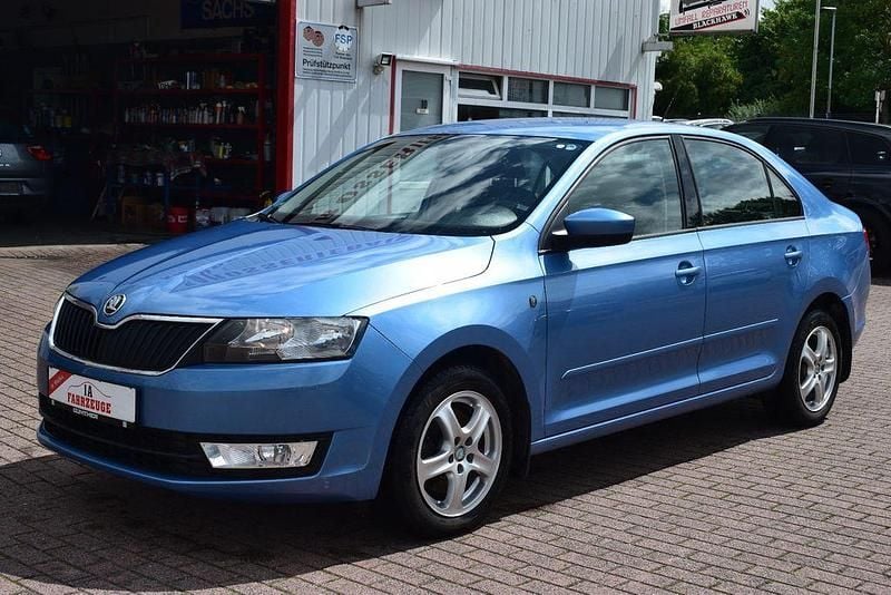 Blau Gebraucht 2013 Skoda Rapid Ambition Limousine | 4.490 € (Guter Preis) - Bild 1/4