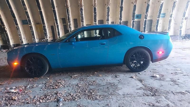 Second-hand Dodge Challenger 372 CP (273 kW) 2018 Albastru Coupe