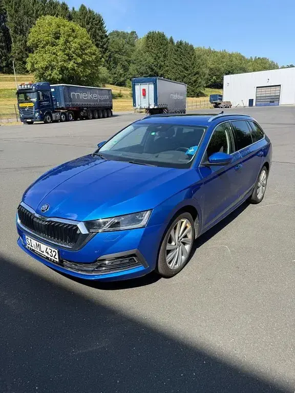 Gebraucht Skoda Octavia Style 204 PS (150 kW) 2021 Blau Kombi