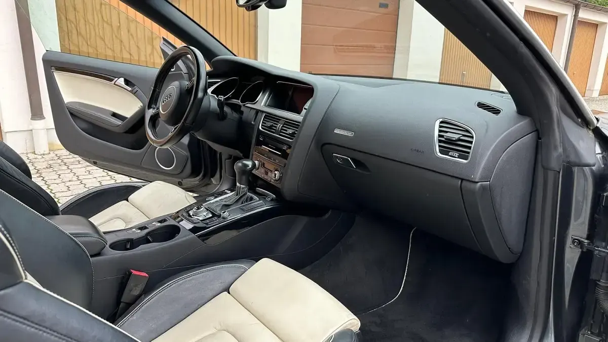 Gebraucht Audi A5 Cabriolet Ambiente 245 PS (180 kW) 2012 Grau Cabrio