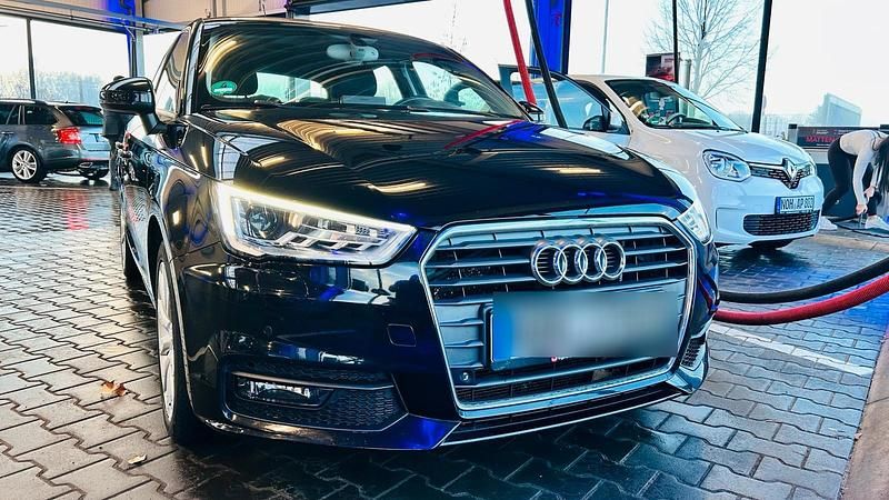 Gebraucht Audi A1 Sportback 90 PS (66 kW) 2018 Schwarz Kleinwagen