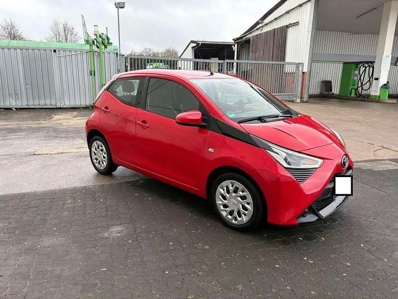 Gebraucht Toyota Aygo 72 PS (52 kW) 2021 Rot Kleinwagen