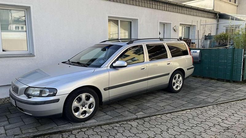 Gebraucht Volvo V70 140 PS (102 kW) 2002 Silber Kombi