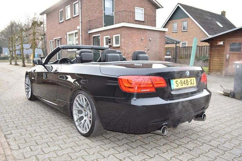 Gebraucht BMW 335 Cabriolet Performance 306 PS (225 kW) 2013 Schwarz Cabrio