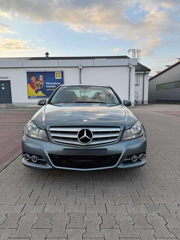 Gebraucht 2011 Mercedes C180 Avantgarde Limousine | 7.249 € (Fairer Preis) - Bild 1/4