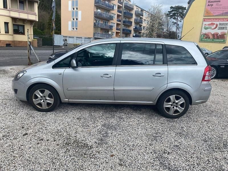 Gebraucht Opel Zafira 110 PS (80 kW) 2011 Grau Van / Kleinbus