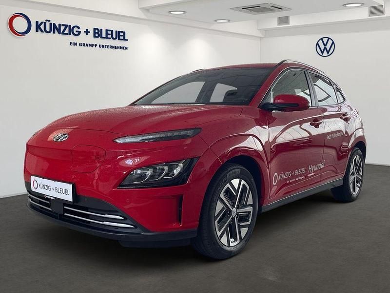 Rot Gebraucht 2023 Hyundai Kona Trend SUV | 26.170 € (Guter Preis) - Bild 1/4