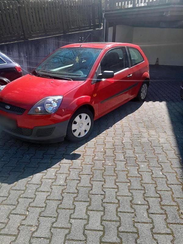 Gebraucht Ford Fiesta 70 PS (51 kW) 2005 Rot Kleinwagen