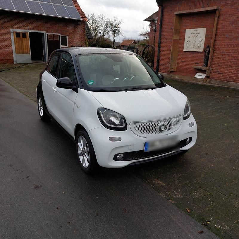 Gebraucht Smart ForFour Passion 90 PS (66 kW) 2016 Weiß Kleinwagen