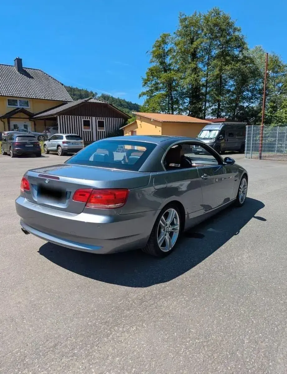 Gebraucht BMW 330 Cabriolet Sport Line 231 PS (169 kW) 2008 Grau Cabrio