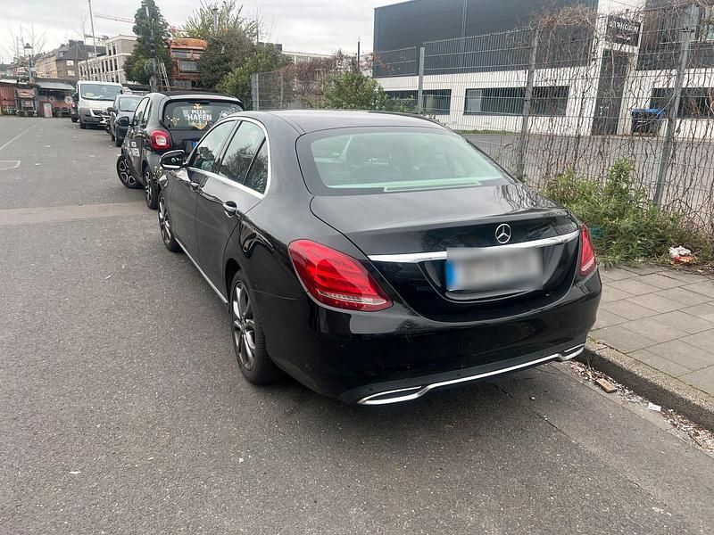 Second-hand Mercedes C180 170 CP (125 kW) 2016 Negru Berlinǎ