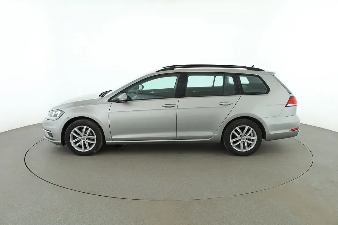 Gebraucht VW Golf VII Comfortline 2019 Grau Kombi
