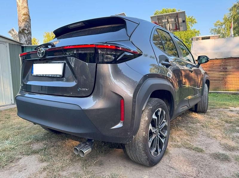 Schwarz Gebraucht 2024 Toyota Yaris Cross Team SUV | 26.500 € (Guter Preis) - Bild 1/4