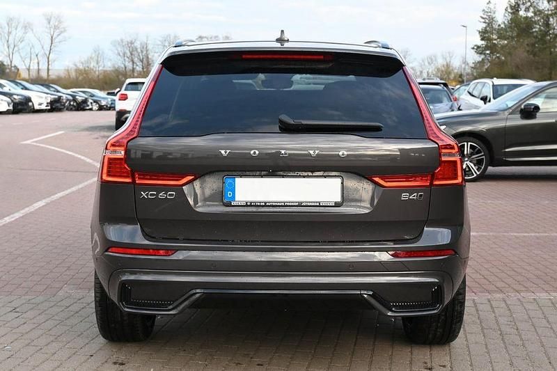Gebraucht Volvo XC60 Plus 197 PS (144 kW) 2025 Grau SUV