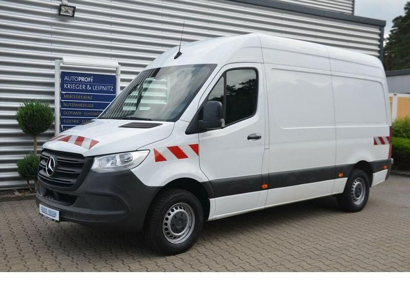 Używany Mercedes Sprinter 143 KM (105 kW) 2020 Biały Van
