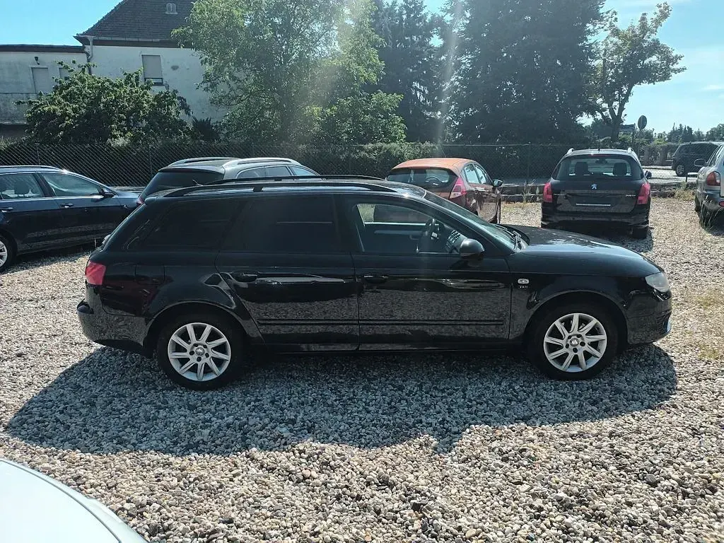 Gebraucht Seat Exeo Style 143 PS (105 kW) 2012 Schwarz Limousine