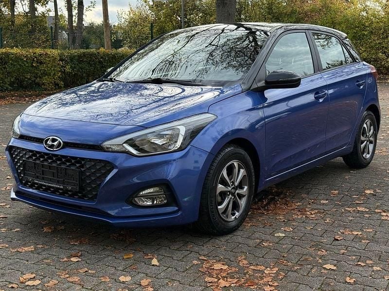 Gebraucht Hyundai i20 Trend 84 PS (61 kW) 2019 Blau Limousine