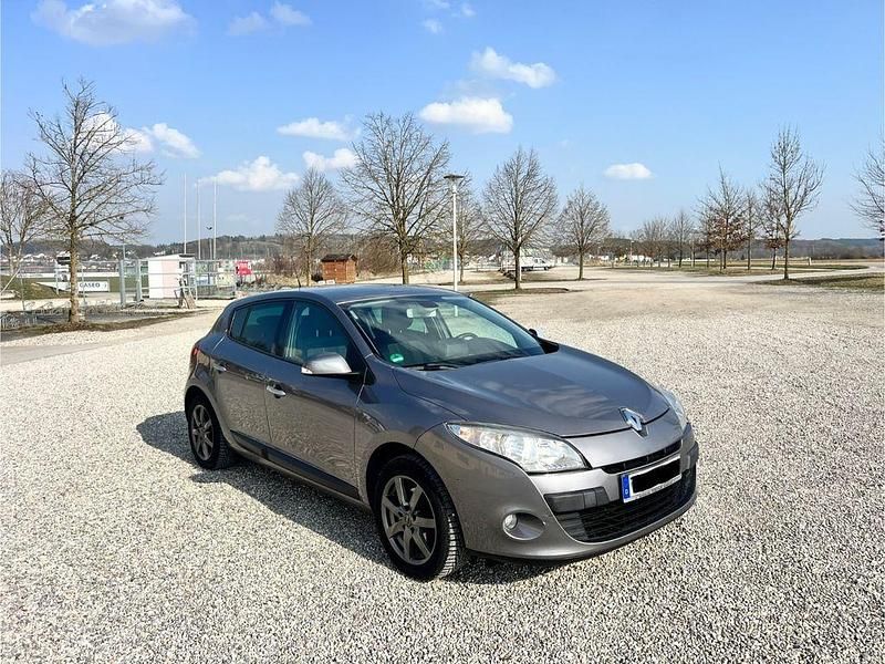 Gebraucht Renault Mégane 110 PS (80 kW) 2009 Grau Limousine