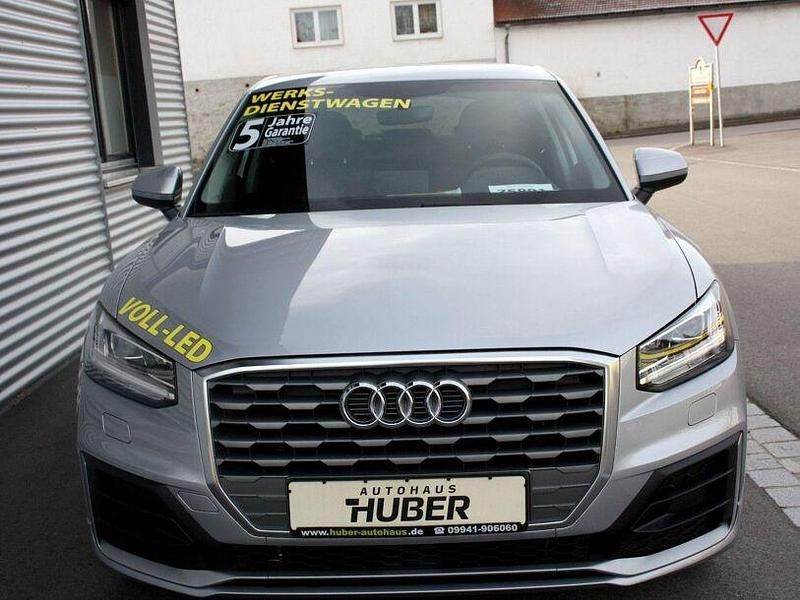 Gebraucht Audi Q2 S-Line 116 PS (85 kW) 2020 Silber SUV