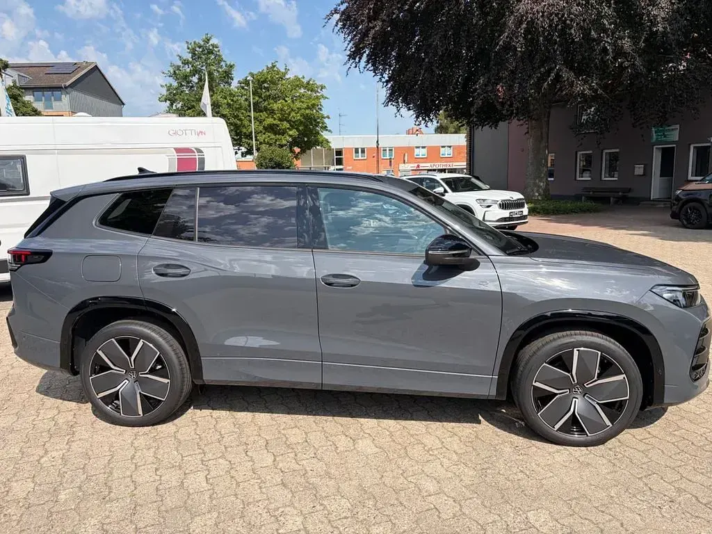 Neu VW Tayron Style 193 PS (141 kW) 2025 Grau SUV