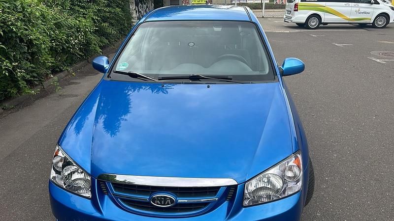 Blau Gebraucht 2006 Kia Cerato LX Kleinwagen | 2.700 € (Teuer) - Bild 1/4