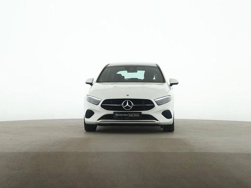 Gebraucht Mercedes A200 Progressive 163 PS (119 kW) 2024 Weiß Limousine