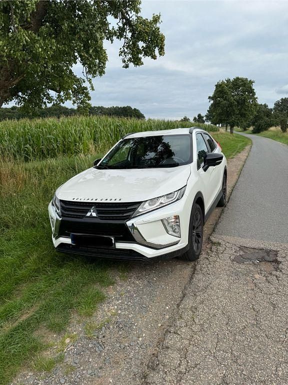 Weiß Gebraucht 2021 Mitsubishi Eclipse Cross SUV | 17.699 € (Fairer Preis) - Bild 1/4