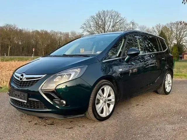 Używany Opel Zafira Tourer Innovation 170 KM (125 kW) 2016 Minivan