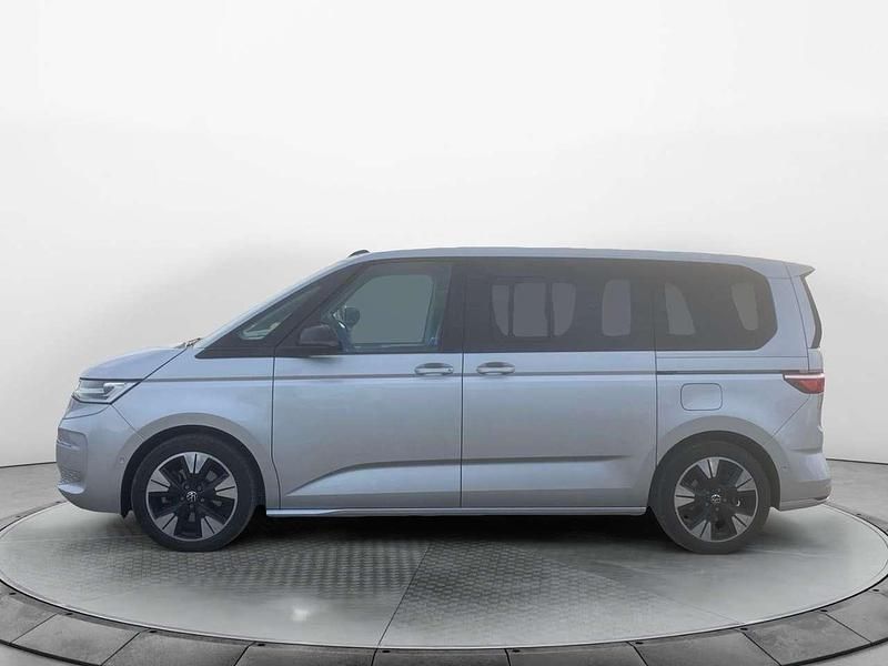 Gebraucht VW Multivan Life 150 PS (110 kW) 2025 Reflexsilber metallic Van / Kleinbus