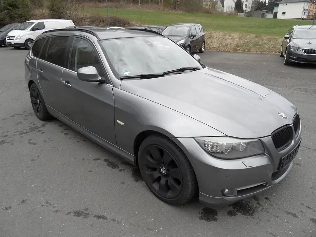 Gebraucht BMW 320 Comfort Edition 184 PS (135 kW) 2011 Grau Kombi