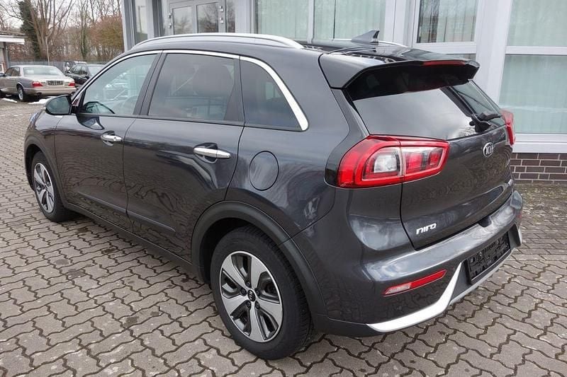 Gebraucht Kia Niro Vision 105 PS (77 kW) 2017 Platinum graphite SUV