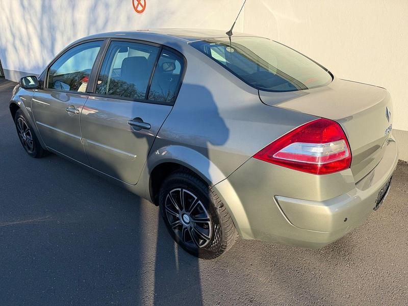 Gebraucht Renault Mégane II Avantage 111 PS (81 kW) 2007 Beige Limousine