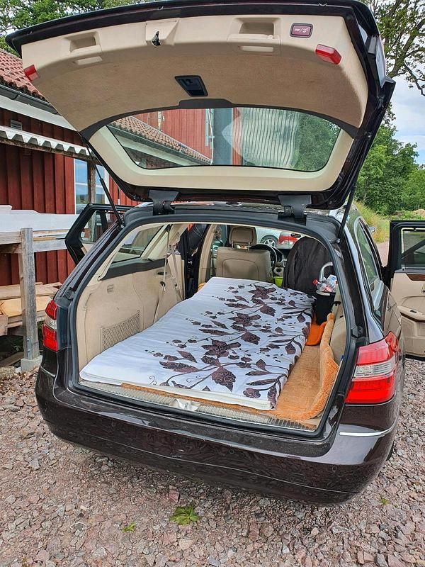 Gebraucht Mercedes E200 136 PS (100 kW) 2011 Braun Kombi