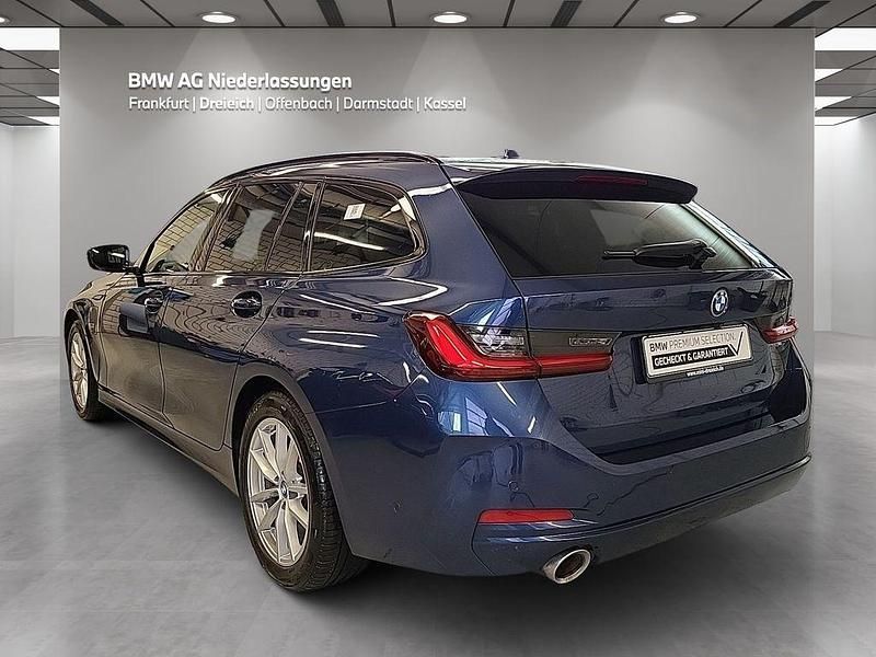 Gebraucht BMW 320e 163 PS (119 kW) 2022 Blau Limousine